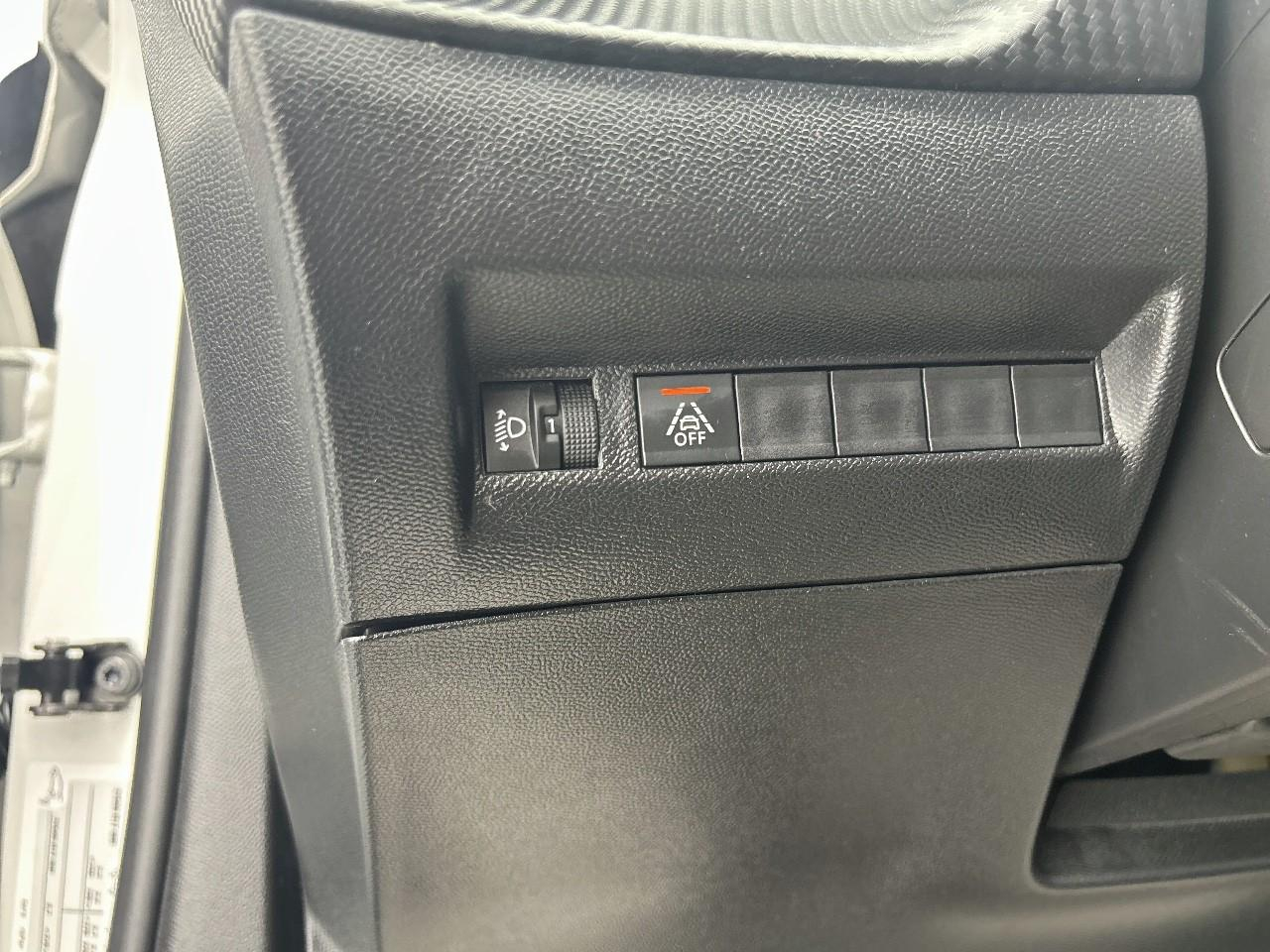 Peugeot 2008 puretech 130 s&s bvm6 allure — photo 21