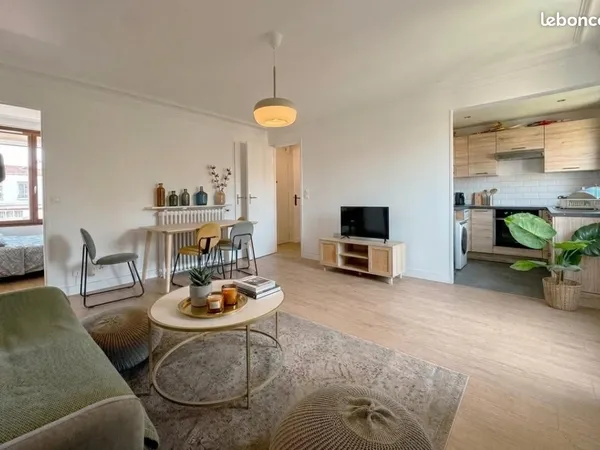 Chambre 4 pièces 64 m²