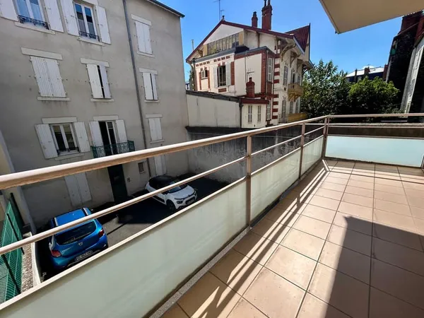 Au coeur des facs très beau T2 meublé avec balcon au calme