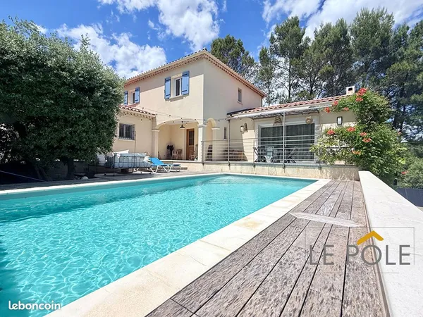 Maison 6 pièces 151 m²