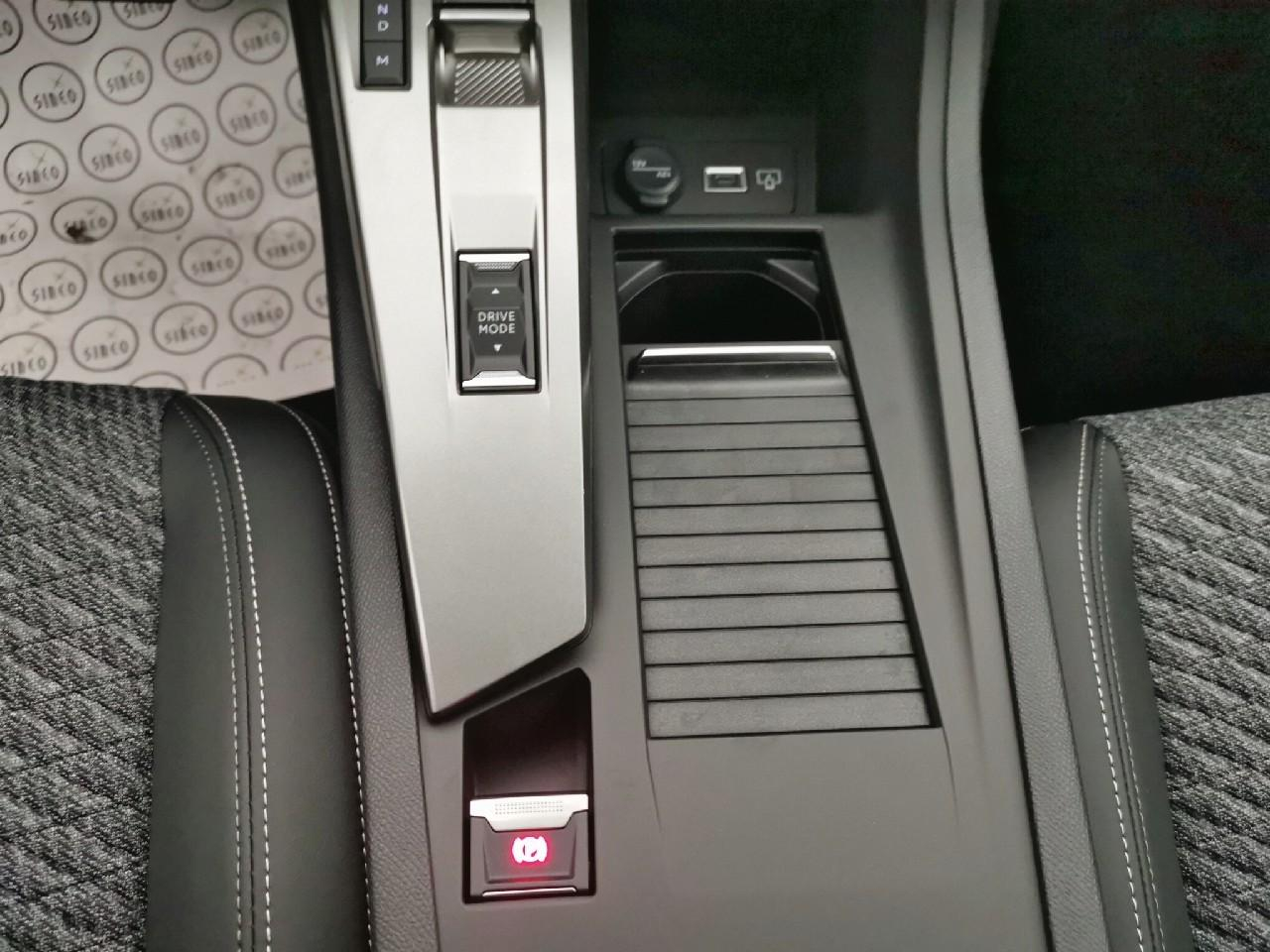 Peugeot 308 sw hybrid 145 e-dcs6 allure — photo 23