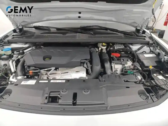 Peugeot 408 phev 180 e-eat8 — photo 35