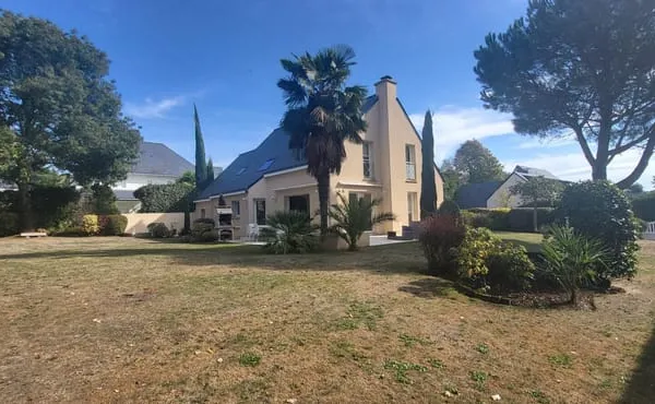Maison 7 pièce(s) 166 m2