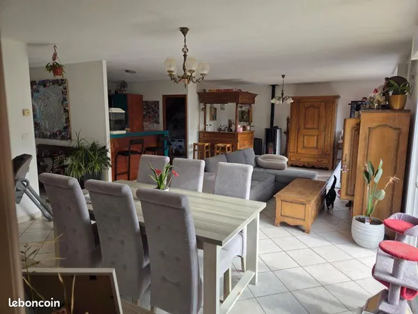 Maison individuelle - 11 pièces - 5 chambres - 164m2 habitables
