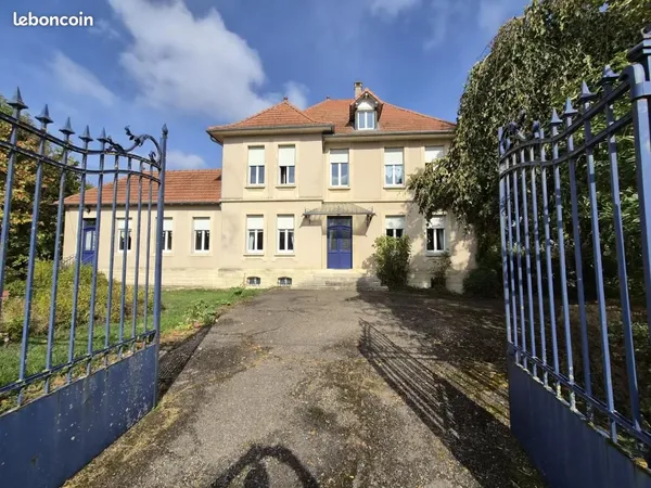 Maison 14 pièces 300 m²