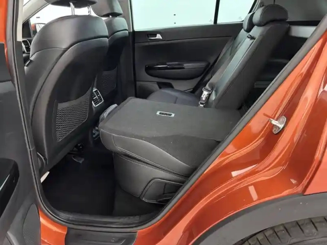 Kia Sportage 1.6 crdi 136 isg 4x2 dct7 — photo 10