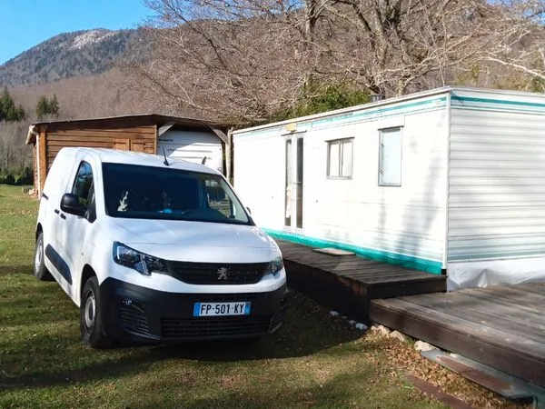 Mobil-home sur camping à la ferme