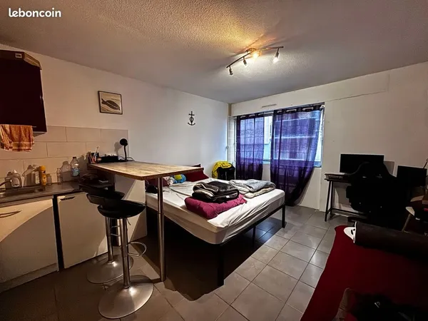 À LOUER - STUDIO MEUBLÉ DE 32 m² - QUARTIER MONTAURY