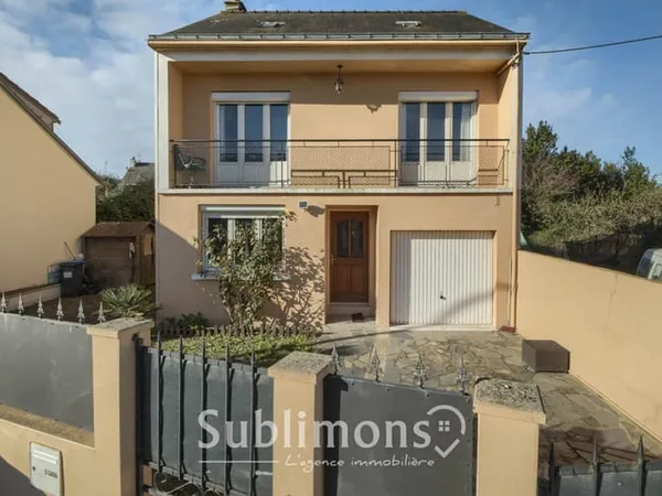 Maison indépendante avec jardin, garage électrique et bureau