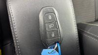 Peugeot 2008 1.2 PureTech 130ch S&S GT EAT8 — photo 11