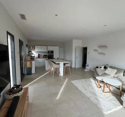 Maison 1 pièce 85 m²