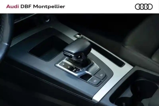 Audi Q5 50 tfsie 299 s tronic 7 quattro business executive — photo 6