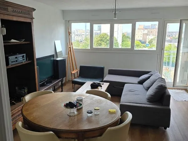 1 place dans une coloc de filles quartier colombier a rennes