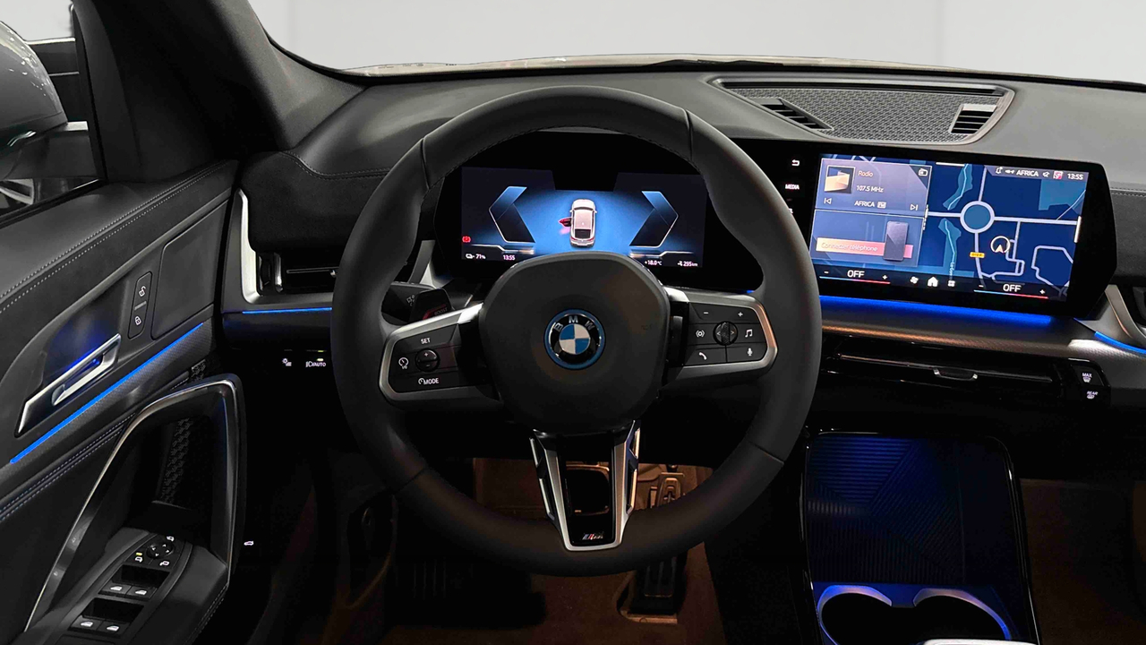 BMW iX2 eDrive20 204ch BVA — photo 12