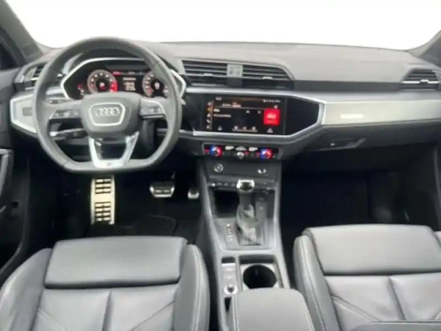 Audi Q3 35 tfsi 150 ch s tronic 7 s line plus — photo 9