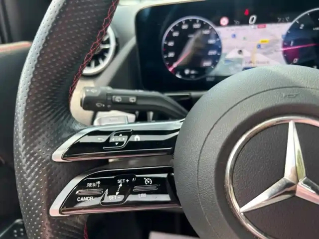 Mercedes Gla 200 d amg line — photo 19