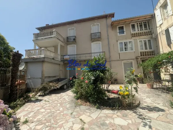 Grand appartement avec balcon et terrasse proche commerces