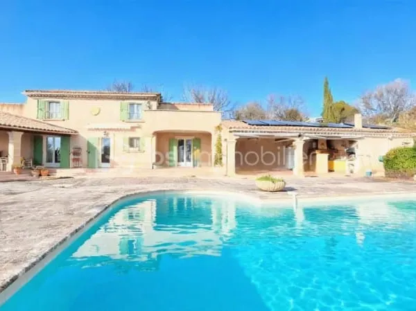 Propriété 8 pièces 150 m²