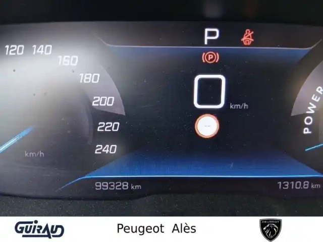 Peugeot 3008 hybrid 136 e-dcs6 — photo 25