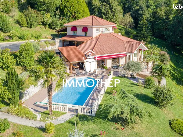 Villa 5 pièces 214 m²