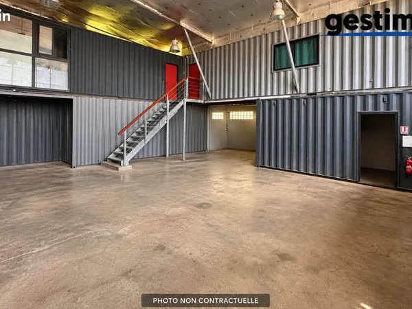 Local commercial 220 m²