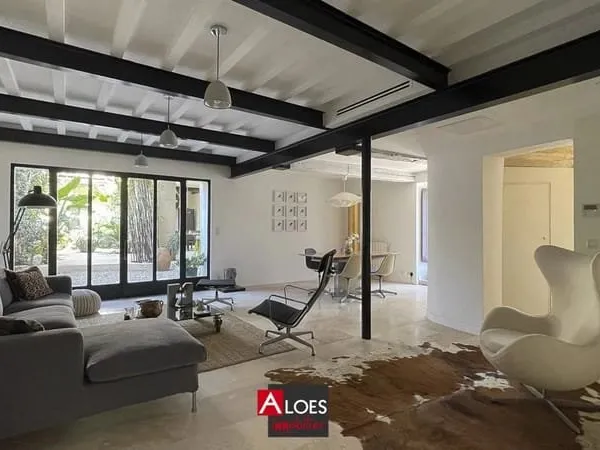 Maison de prestige 9 pièces Aigues-Mortes intra-muros avec patio, garage