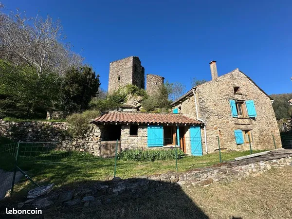 Hérault Maison en pierre avec jardin