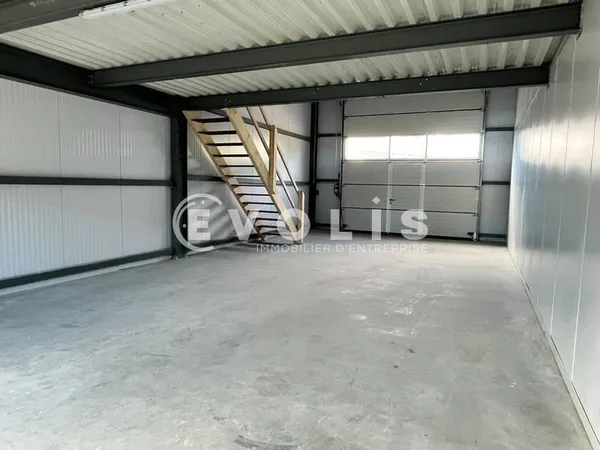 Local d'activité 648 m²