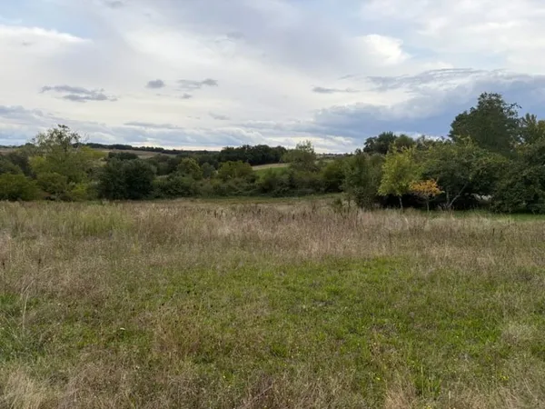 Terrain 780 m²