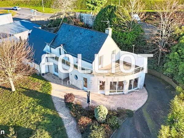 Propriété 9 pièces 145 m²
