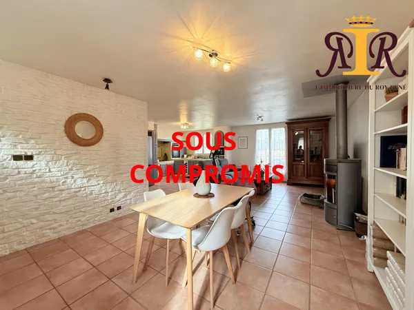 Maison T6 de 125m² env sur terrain de 690m² env avec double ga