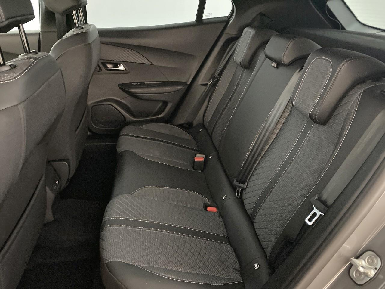 Peugeot 2008 hybrid 145 ch e-dcs6 allure — photo 10