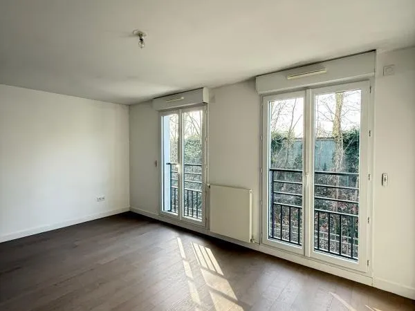 Studio - Immeuble récent - Saint Maurice 11