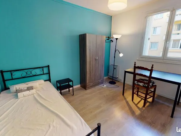 Chambre 6 pièces 109 m²