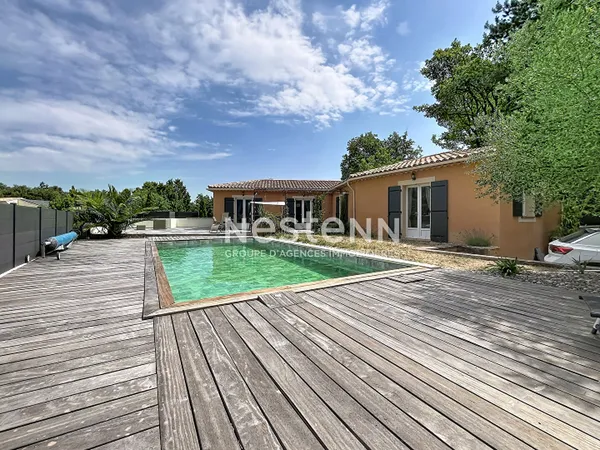 EXCLUSIVITE !! Mirabeau - Maison de plain-pied avec piscine et vue sur le château
