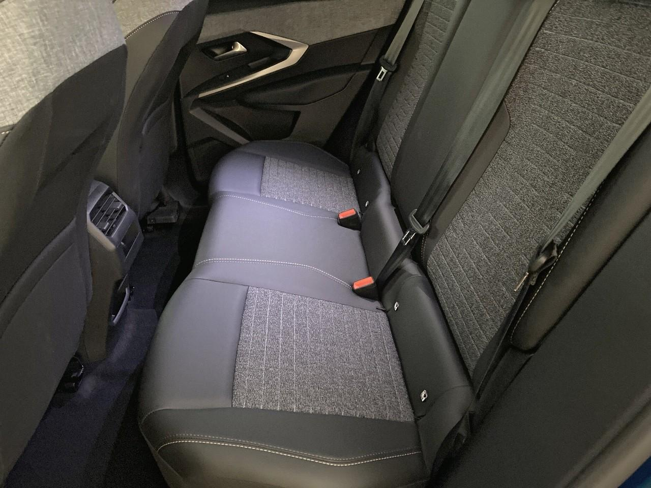 Peugeot 3008 electrique 210 ch 73 kwh allure — photo 10