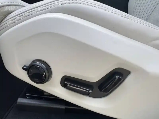 Volvo Xc60 t6 awd hybride rechargeable 253 ch+145 ch geartronic 8 — photo 6