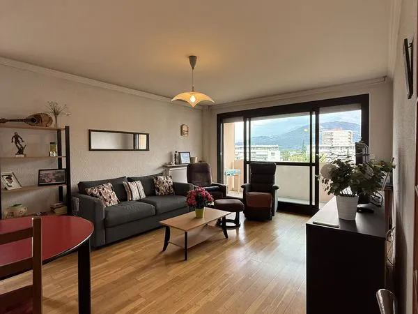 Appartement T3 de 73m2 à ECHIROLLES (Quartier centre-ville)