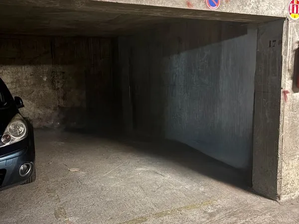 Location place de parking - Botzaris