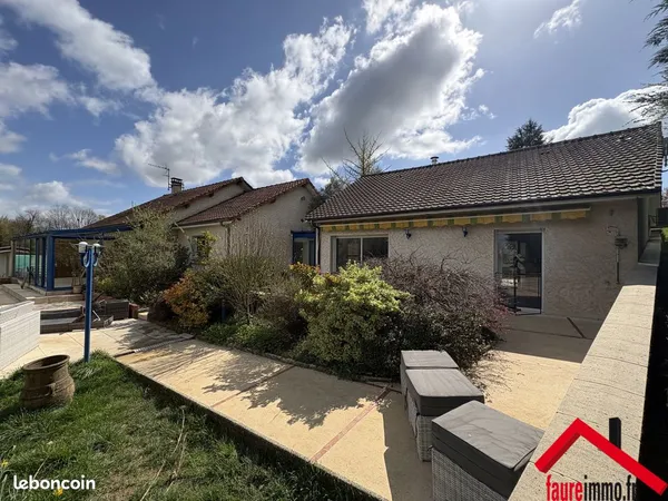 Maison 8 pièces 273 m²