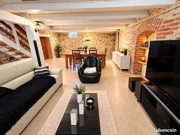 Maison de 125 m² avec grand jardin, terrasse, garages et atelier