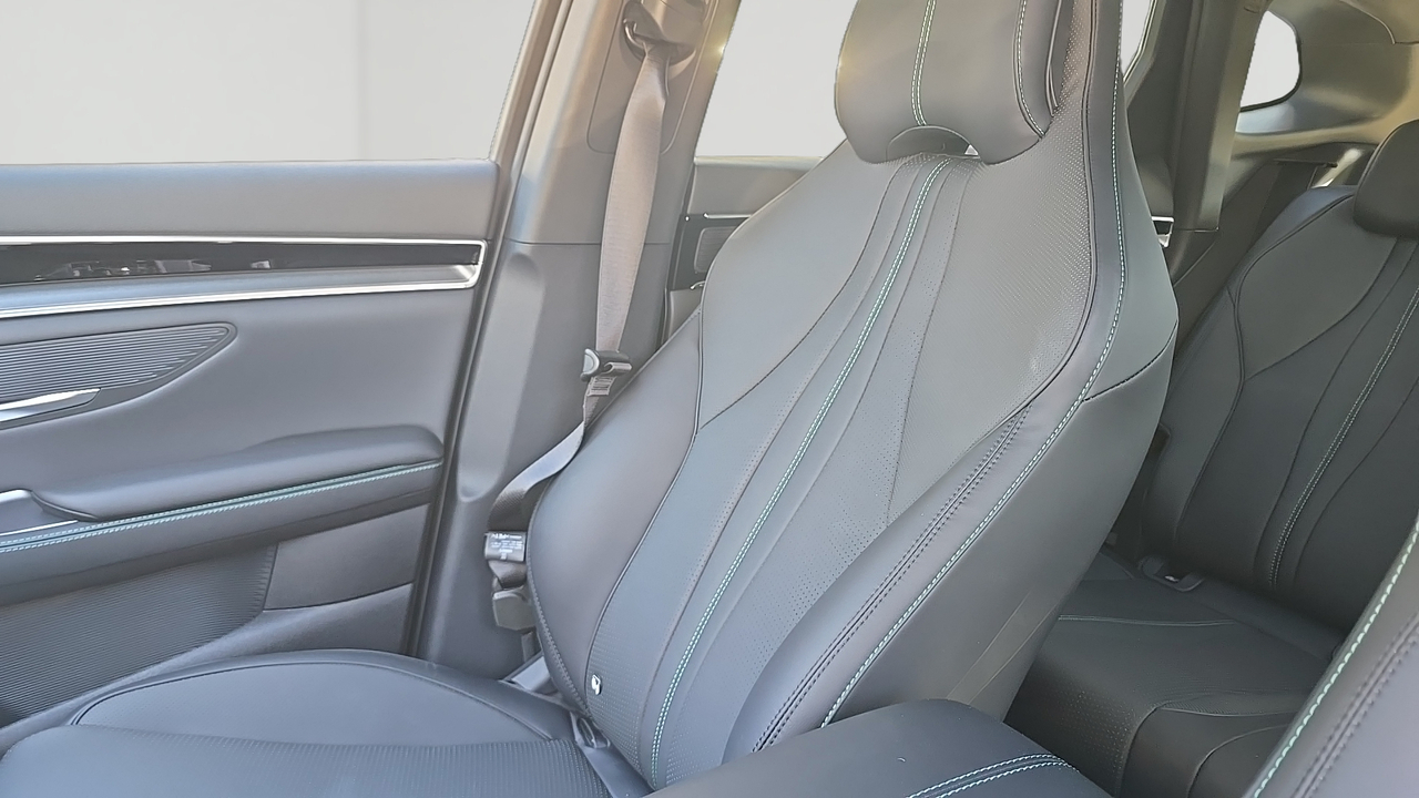 BYD Seal U 1.5l DM-i 324 ch AWD PHEV — photo 7