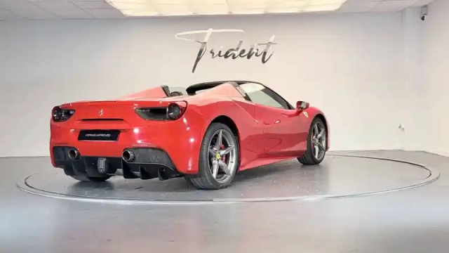 Ferrari 488 4.0 v8 670ch spider — photo 5