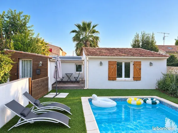 🏡 Studio meublé 35 m² avec terrasse et vue piscine - proche Lycée Cournonterral