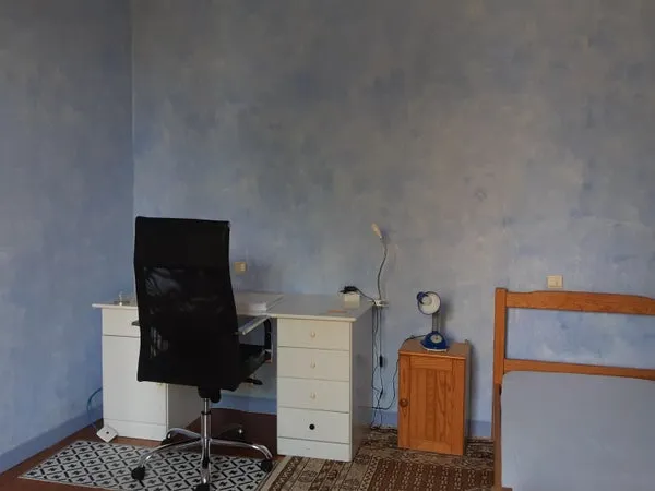 Chambre meublée à Vert-Saint-Denis, bleue