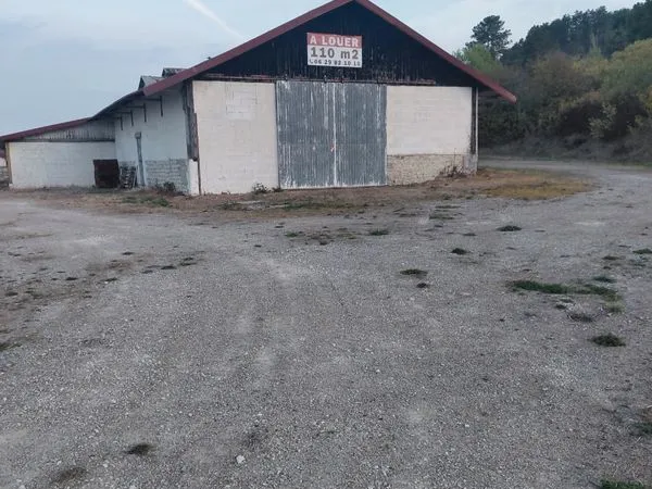 Hangar a louer