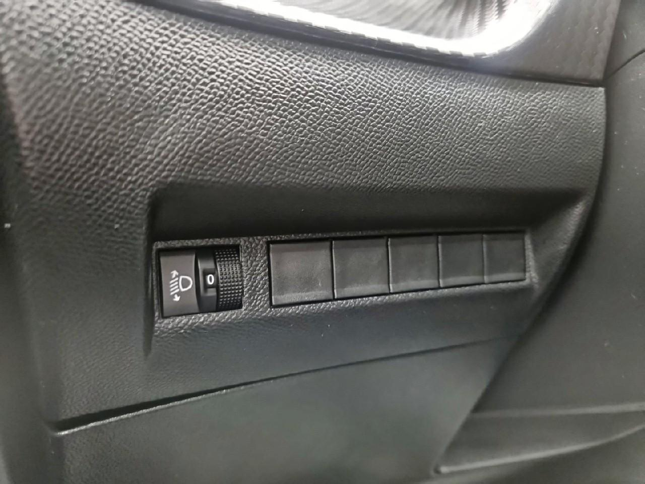 Peugeot 208 100 s&s bvm6 style — photo 23