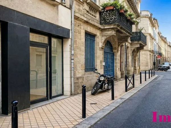 Local commercial à VENDRE