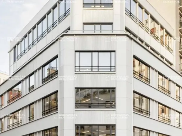 Bureaux 1372 m²