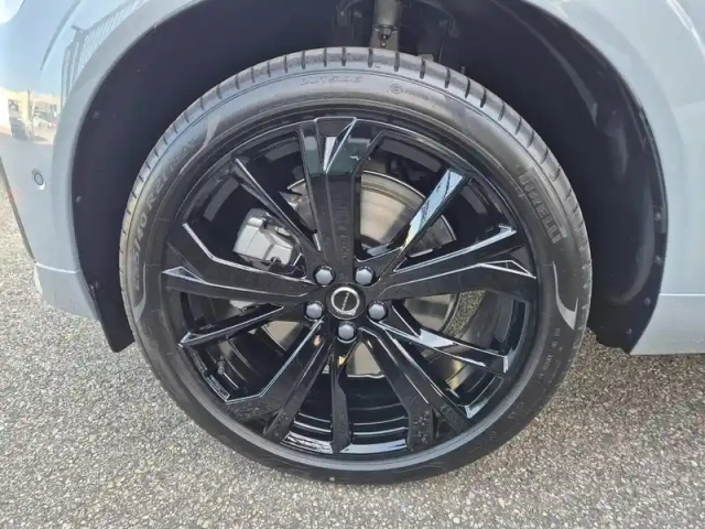 Volvo Xc60 t6 hybride rechargeable 335ch black edition geartronic 8 awd — photo 10